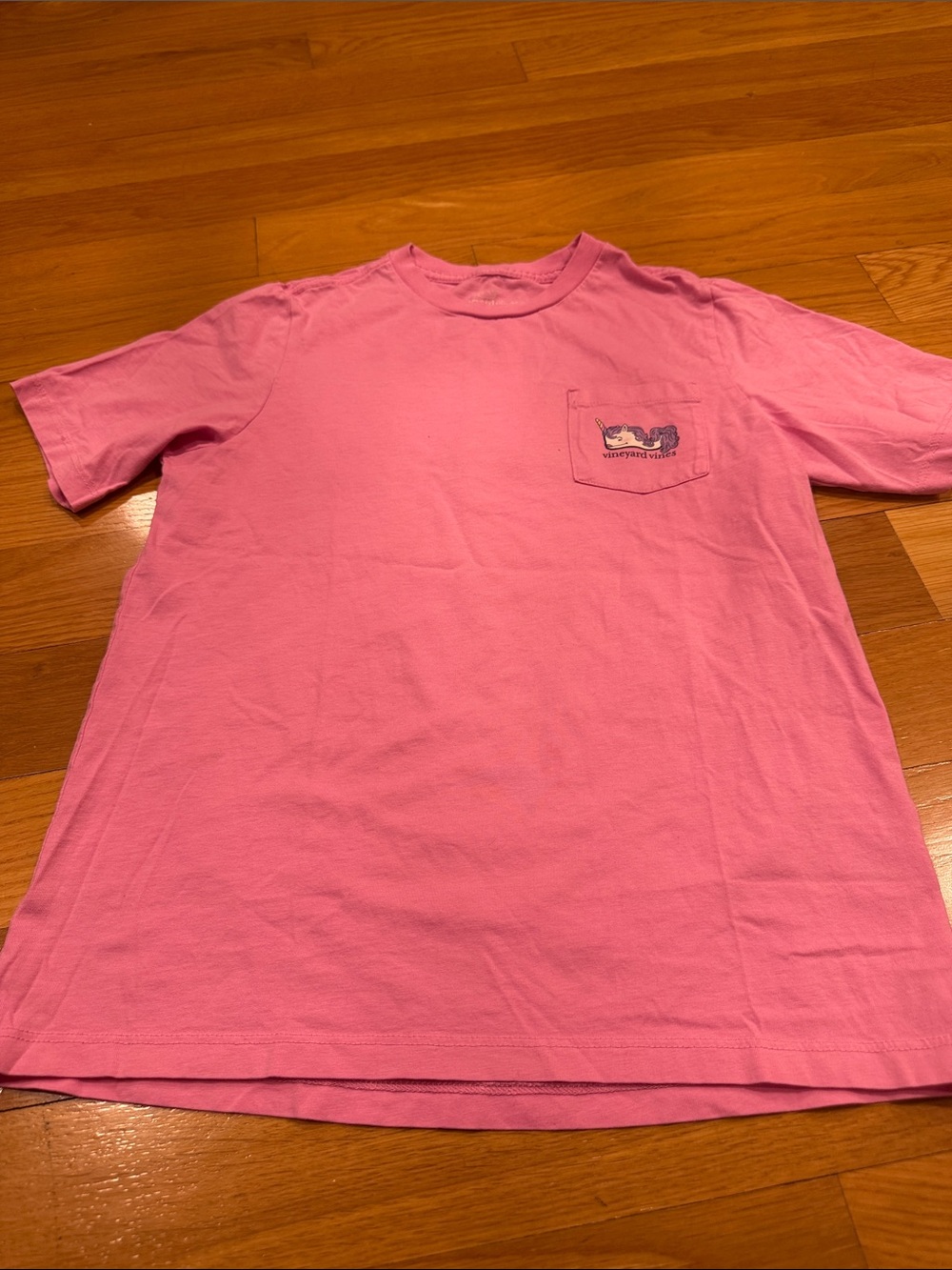 Vineyard vines girl unicorn whale short sleeve size small.(8-10)